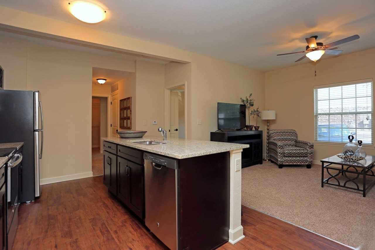 Anderson House Apartments - Photo 5 of 14