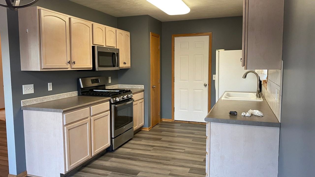 7020 N 15th St - Photo 4 of 10