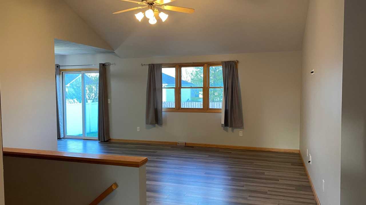7020 N 15th St - Photo 6 of 10