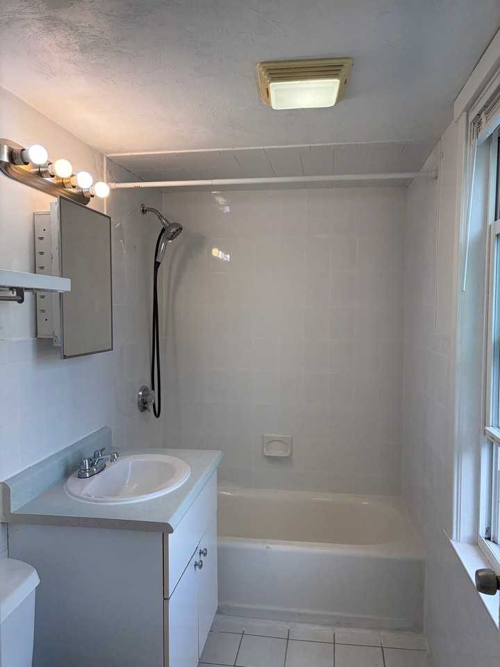32 Heaton Ave #2 - Photo 6 of 10