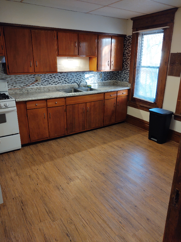 508 Bredin St #B - Photo 4 of 17