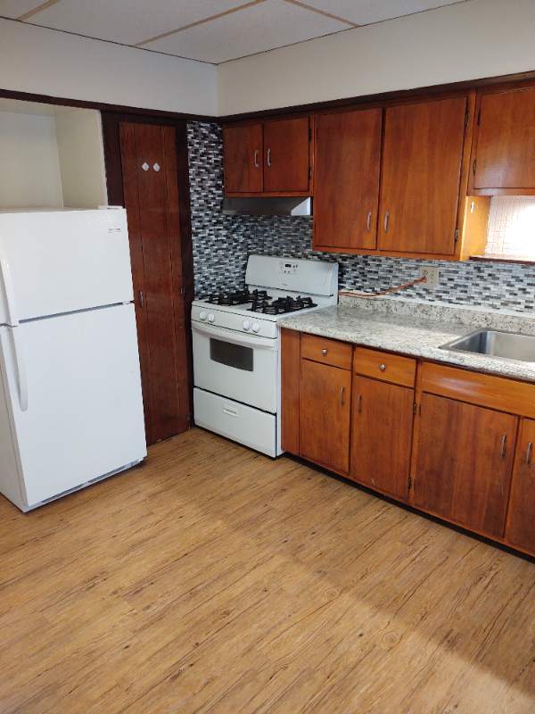 508 Bredin St #B - Photo 5 of 17