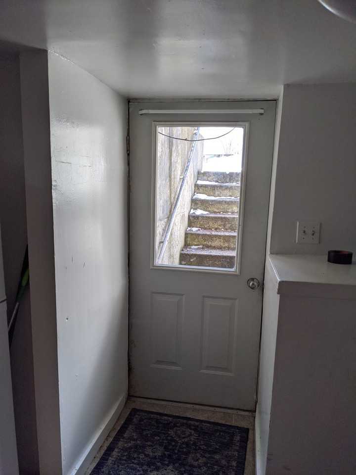 103 S 8th Ave