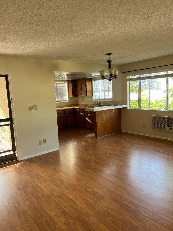 504A E Valencia Ave #A - Photo 5 of 10