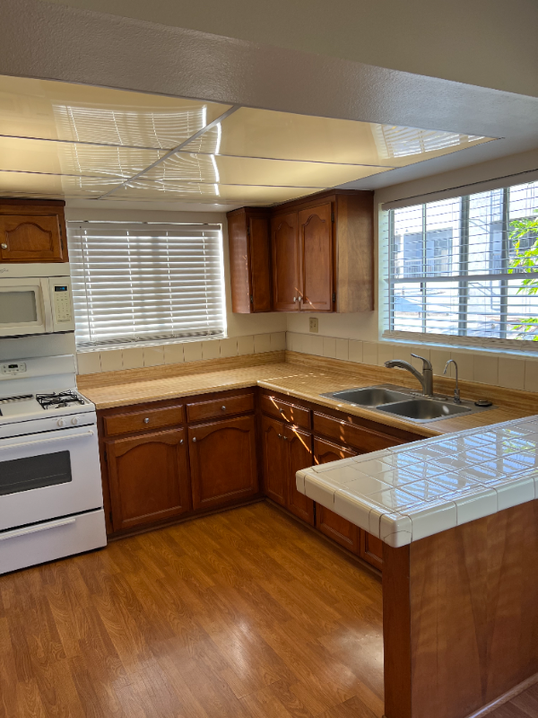 504A E Valencia Ave #A - Photo 7 of 10