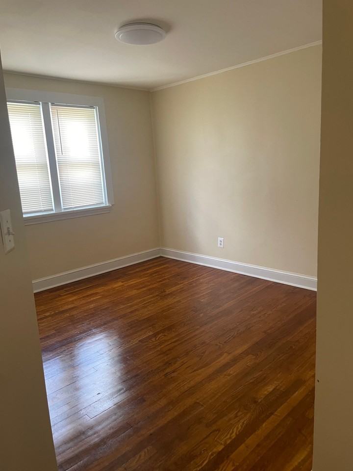 864 Benninghaus Rd - Photo 5 of 15