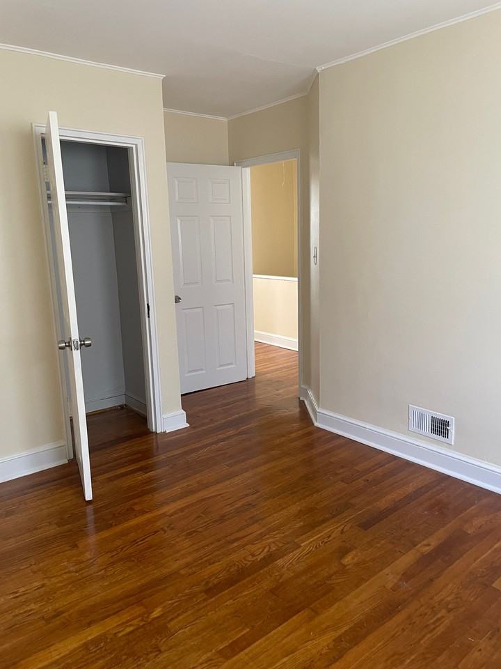 864 Benninghaus Rd - Photo 7 of 15