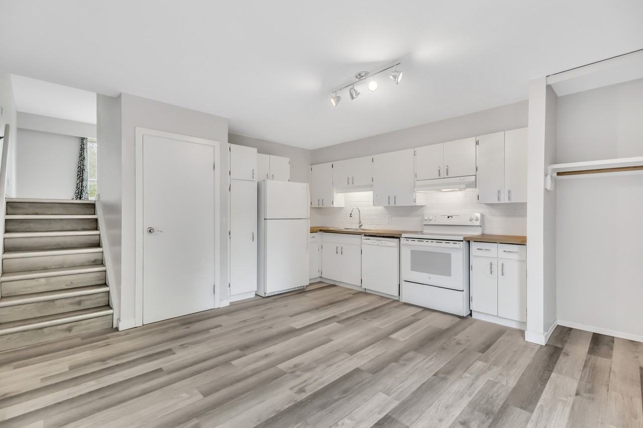 24 Taft Crescent - 1 - Photo 2 of 19