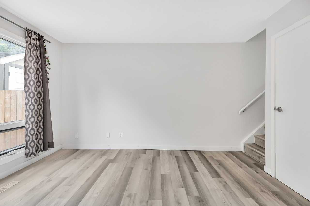 24 Taft Crescent - 1 - Photo 5 of 19
