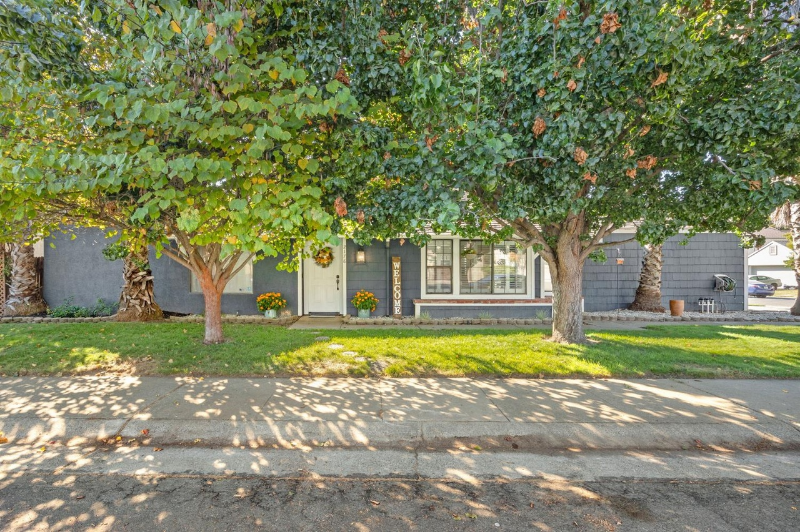 2178 Sandcastle Way - Photo 2 of 16