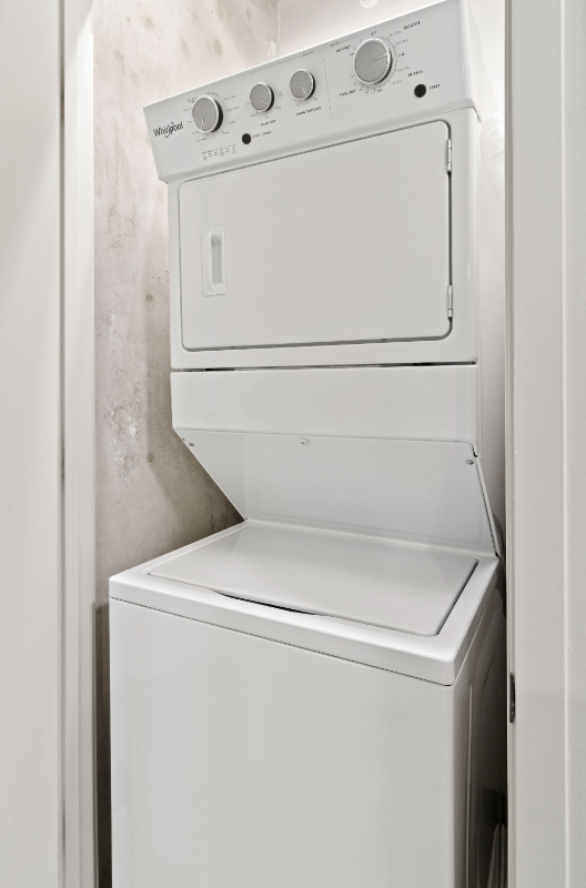 121 N Ada St - Photo 6 of 11