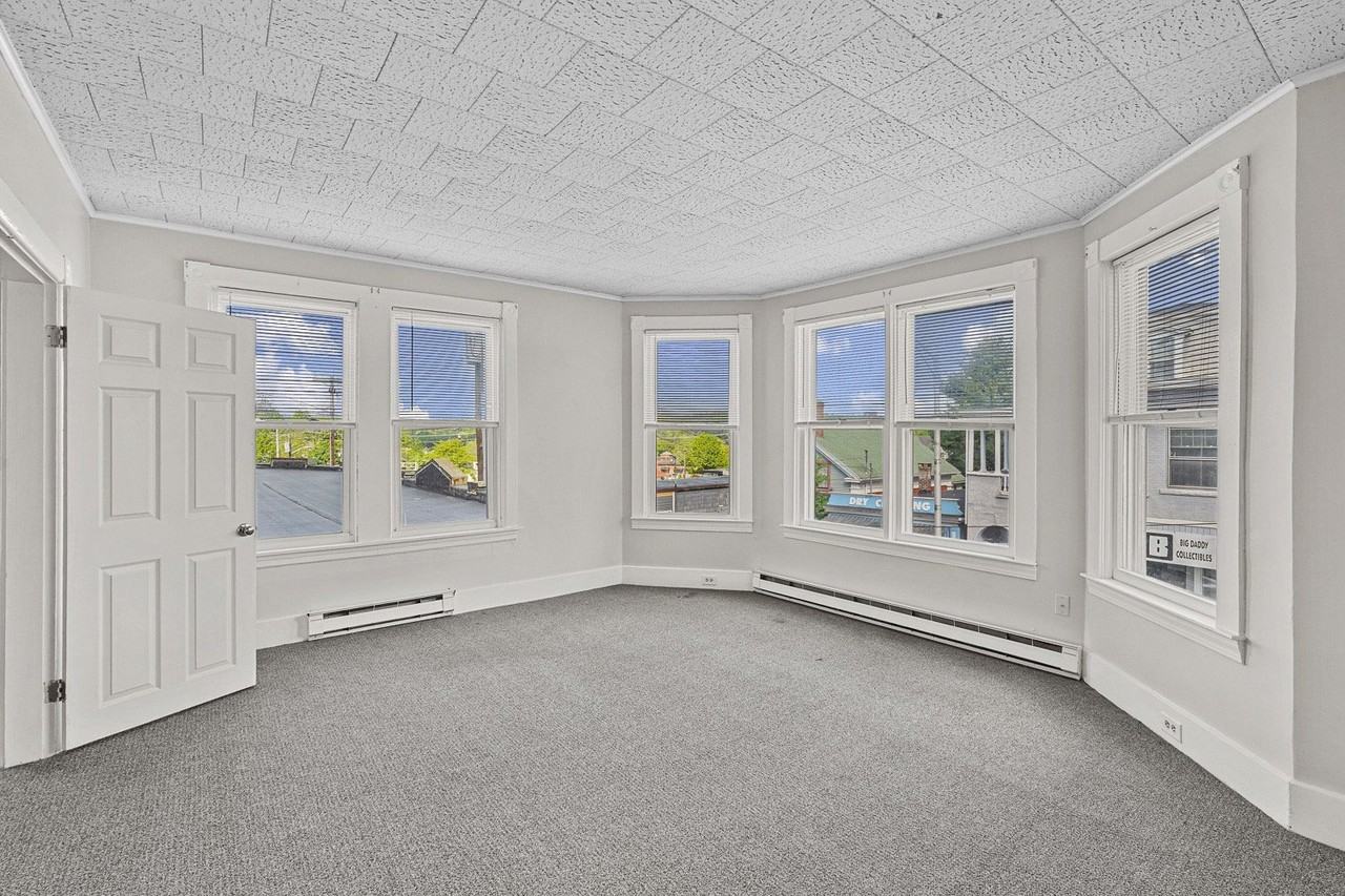 31 Hamilton St #2F - Photo 6 of 12