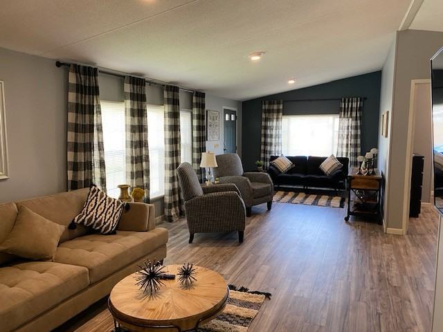 713 Diamond Loop - Photo 4 of 17