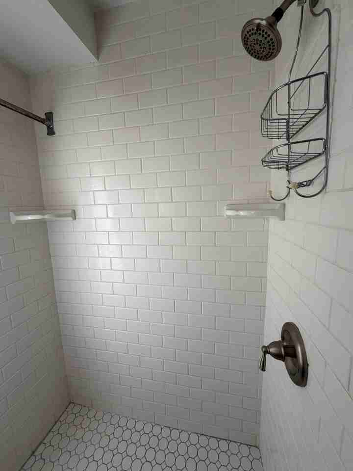 726 1st St Nw #2 - Photo 3 of 16