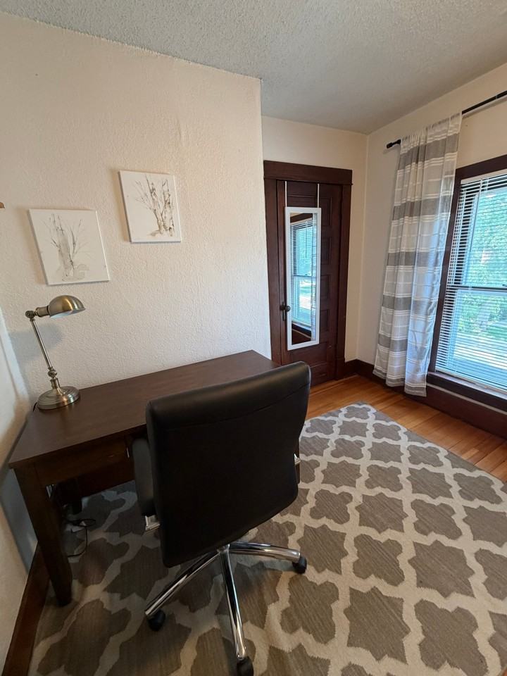 726 1st St Nw #2 - Photo 6 of 16
