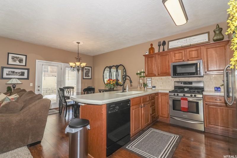 11003 S Maple Forest Way - Photo 6 of 21