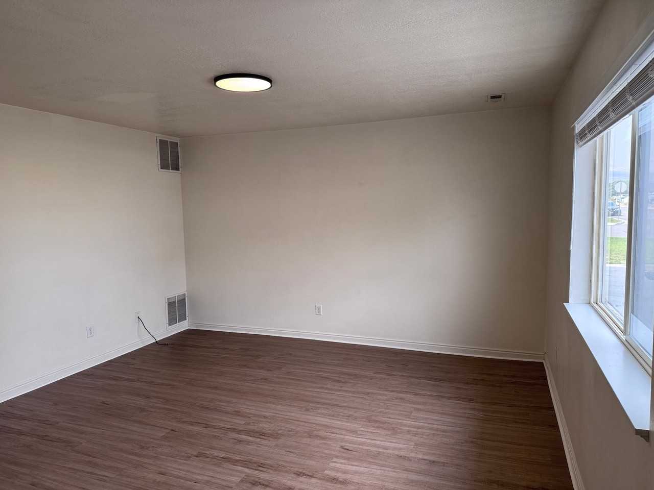 2455 Wn - Photo 2 of 25