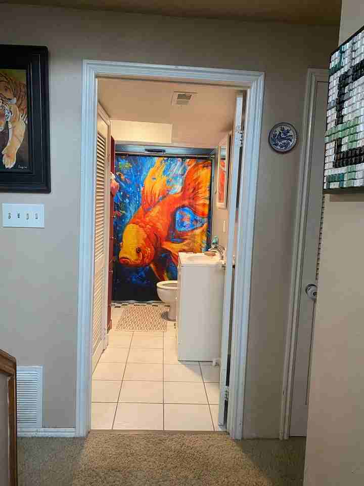 907 Es - Photo 2 of 19