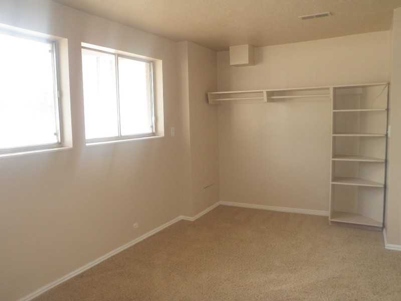 907 Es - Photo 4 of 19