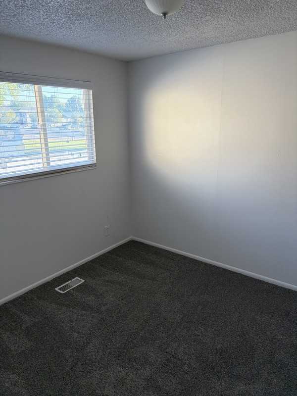 900 N Main St #1 - Photo 6 of 7