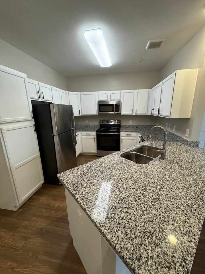 450 Houston Ridge Dr #2106 - Photo 3 of 18