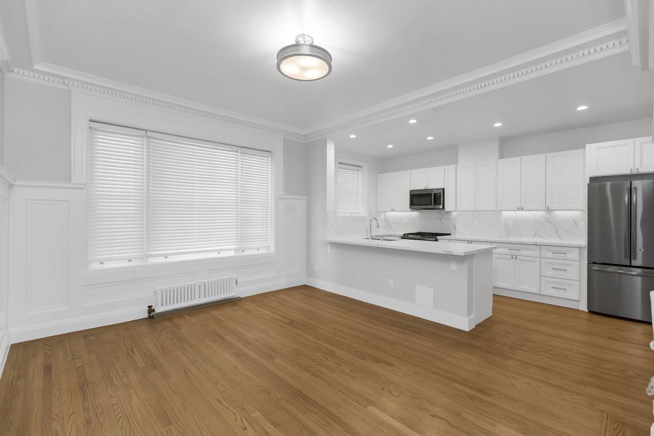 1369 Hyde - Photo 5 of 22