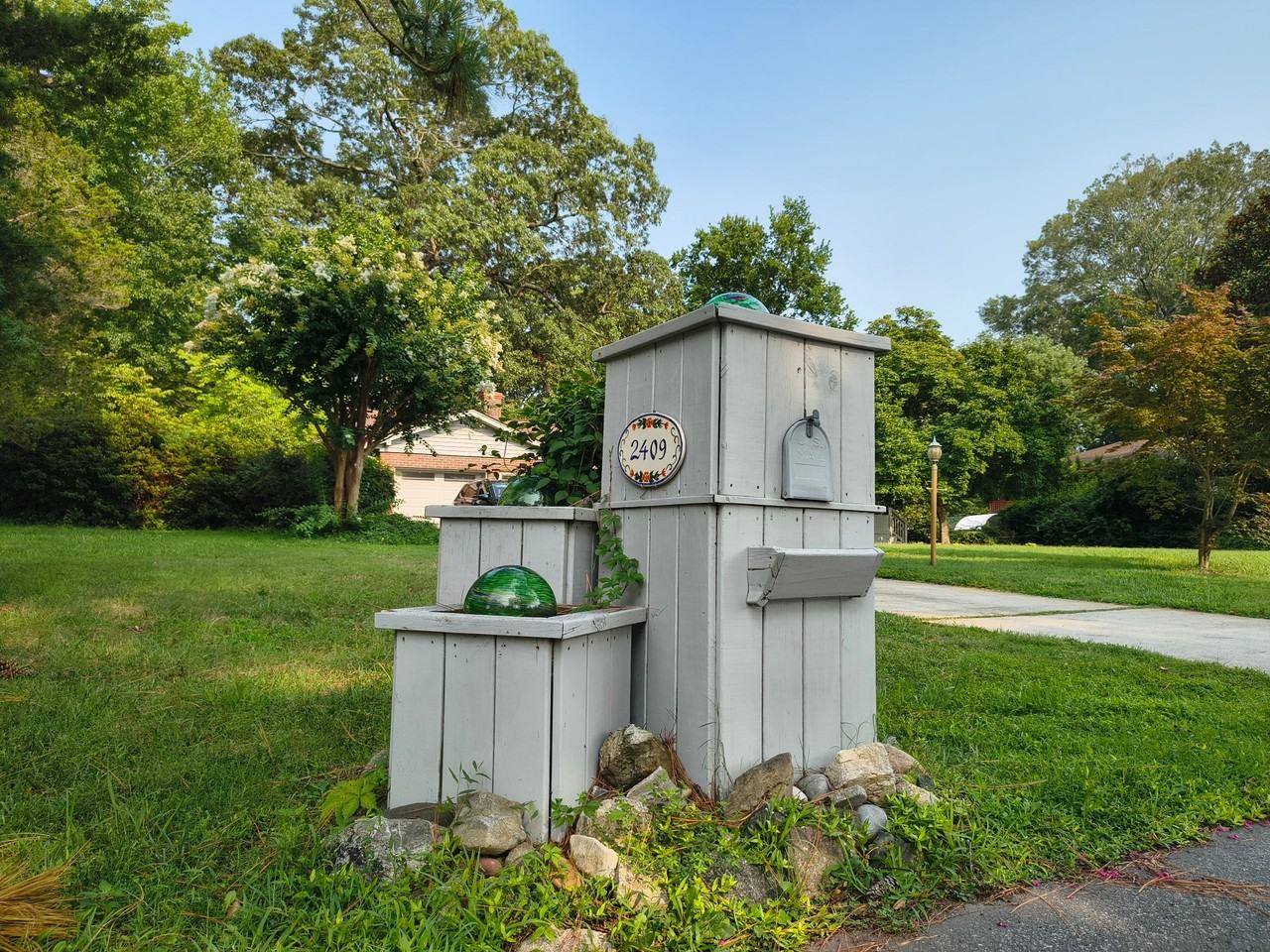 2409 Millwood Rd - Photo 2 of 28