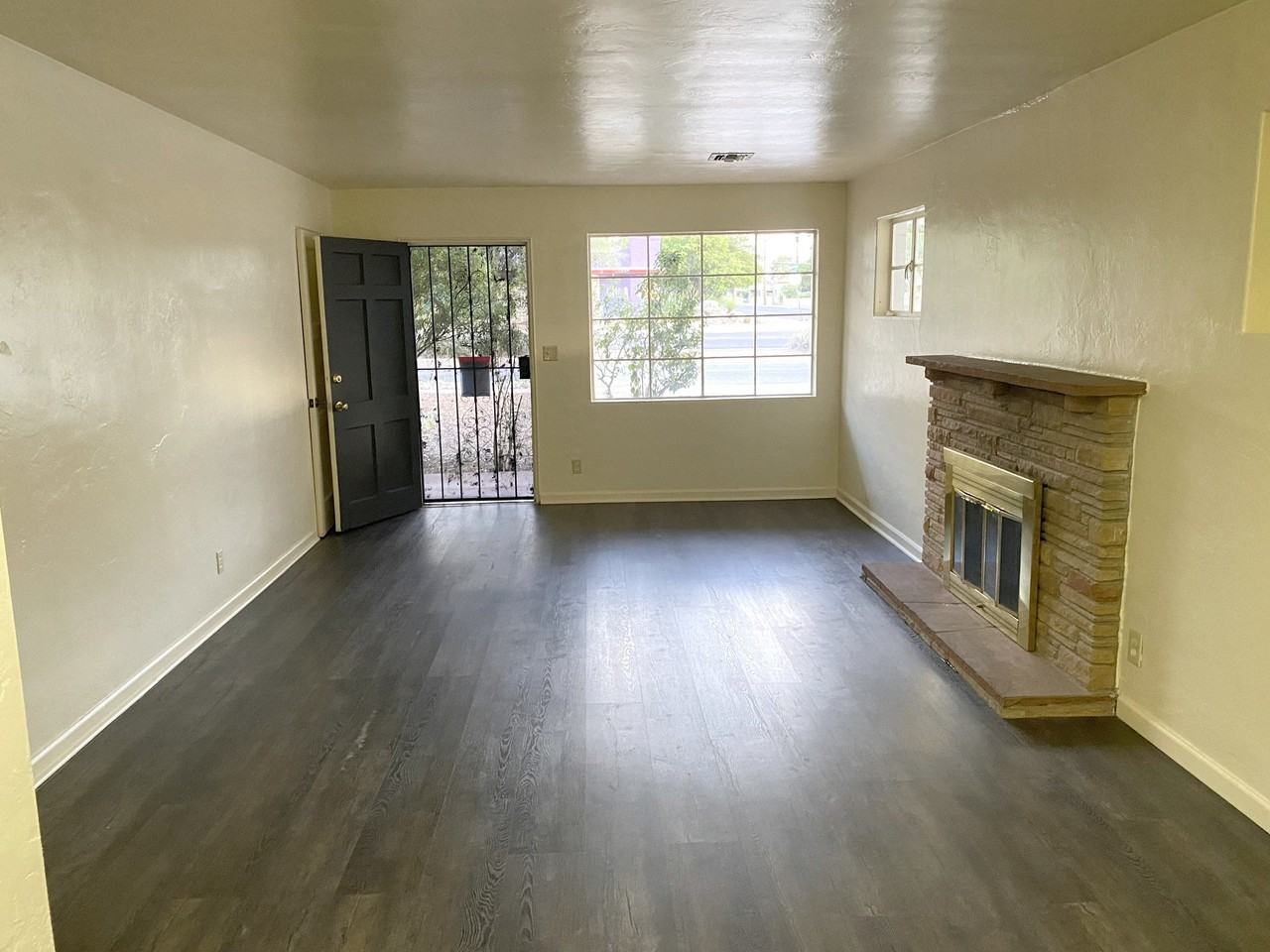5609 E Pima St - Photo 3 of 20