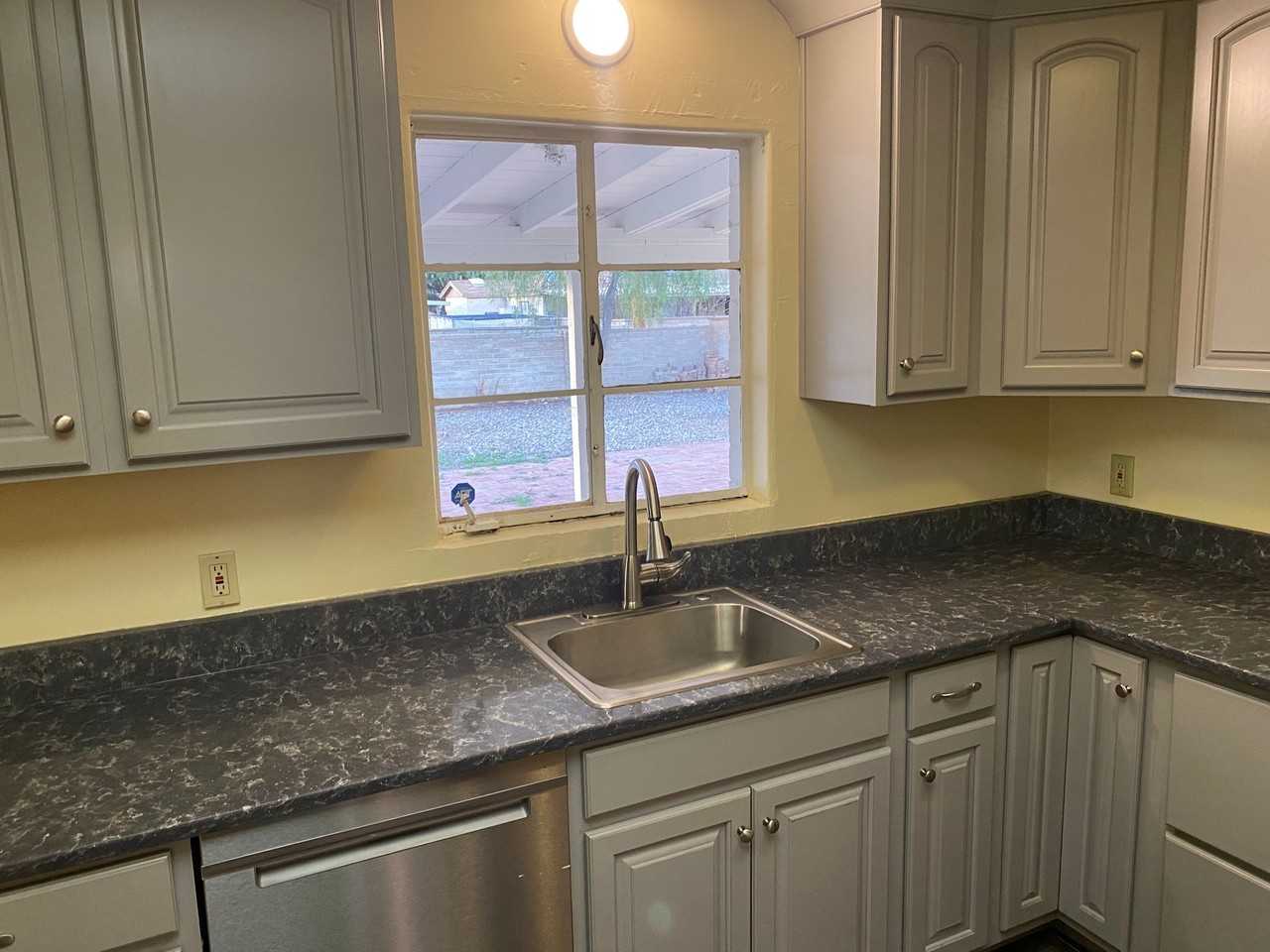5609 E Pima St - Photo 6 of 20