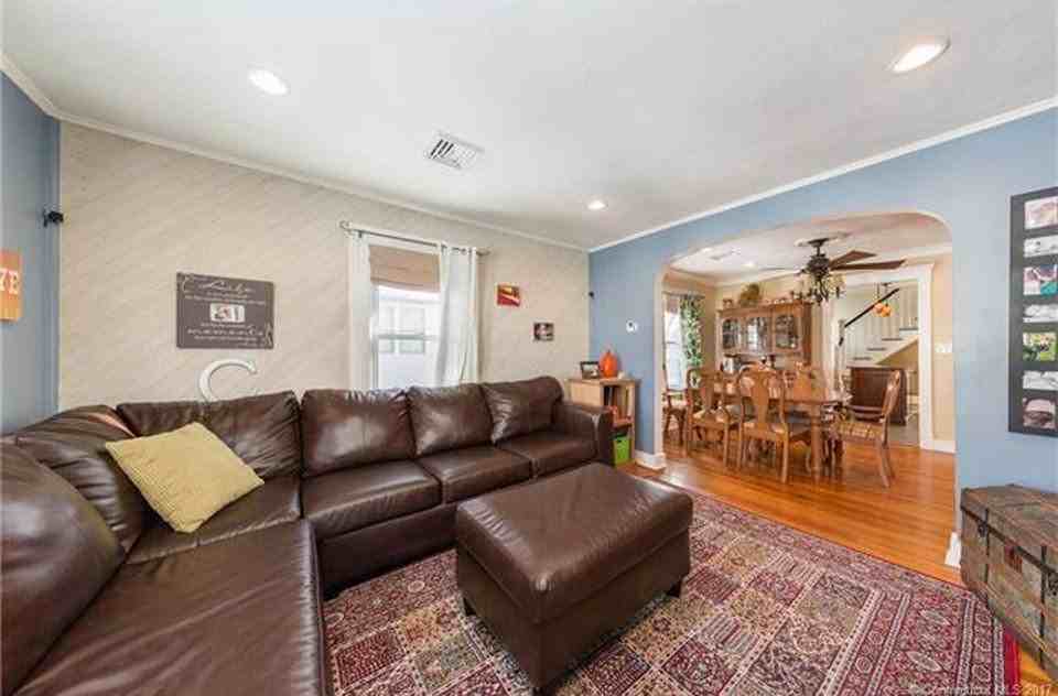 60 Cypress St - Photo 5 of 20