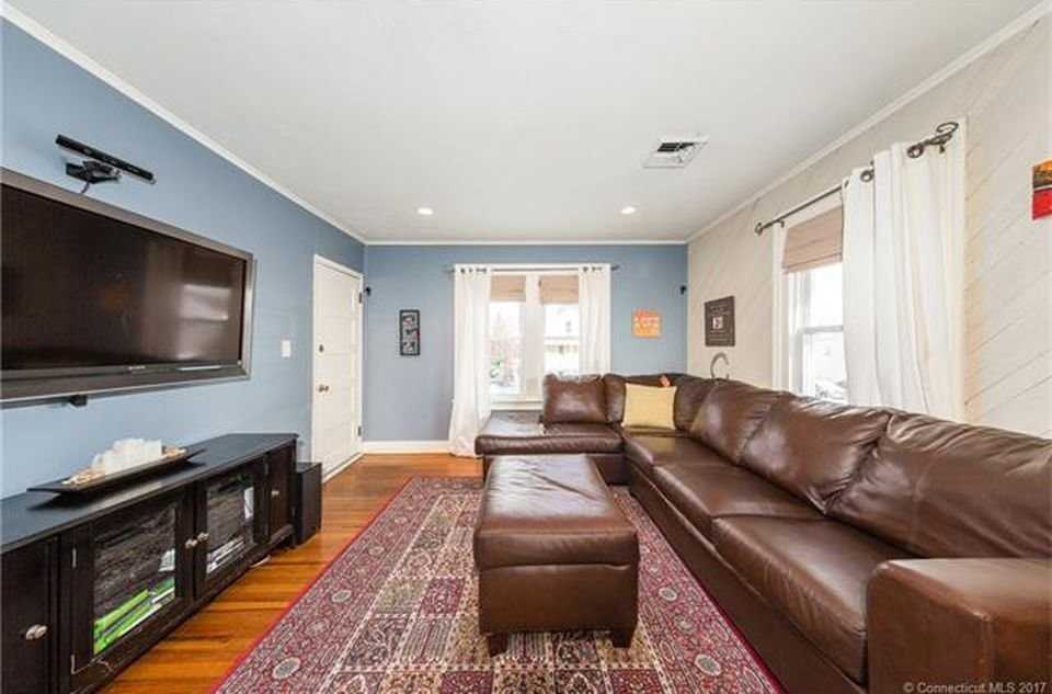 60 Cypress St - Photo 6 of 20