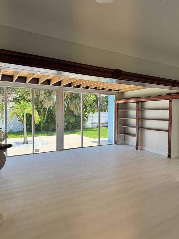 333 Ne 24th St - Photo 5 of 20