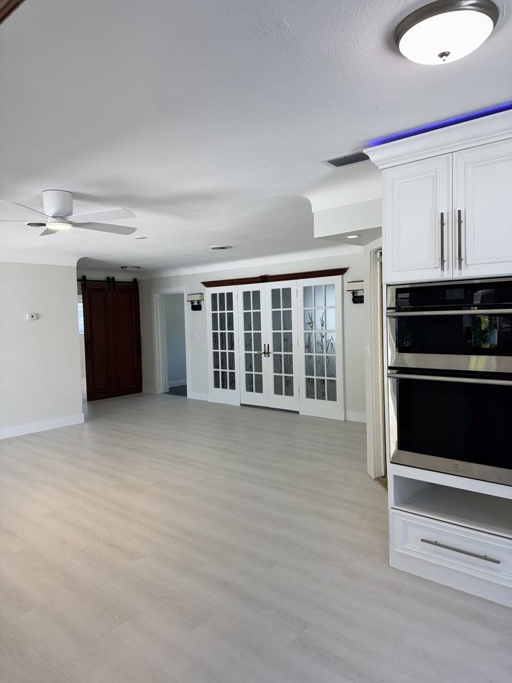 333 Ne 24th St - Photo 6 of 20
