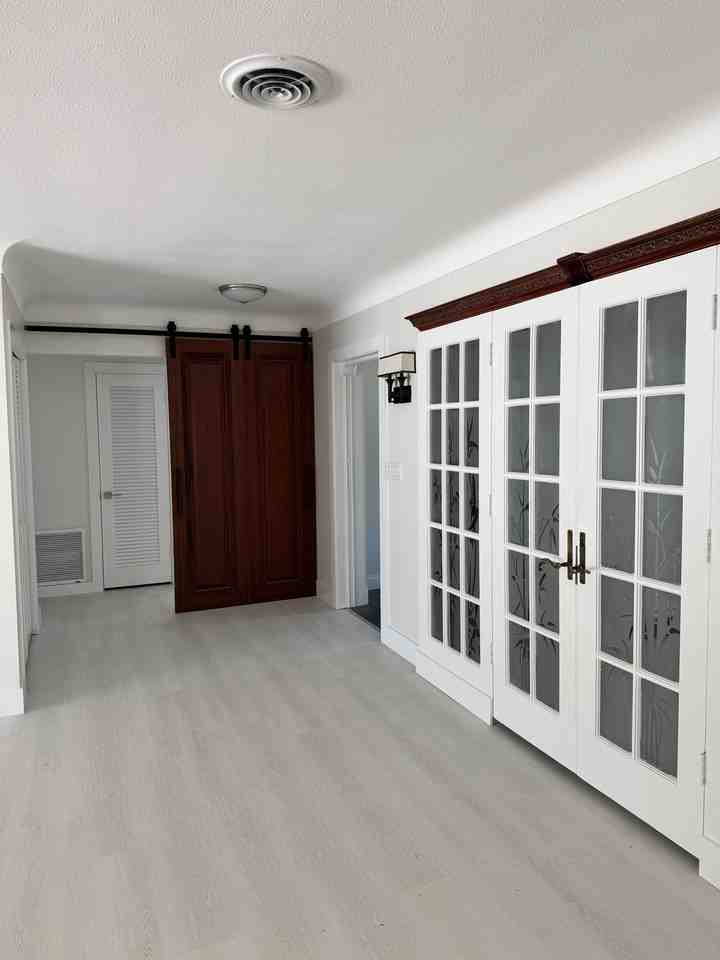 333 Ne 24th St - Photo 7 of 20