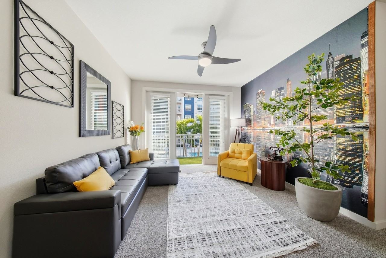 1702 W Cleveland St #204 - Photo 2 of 50