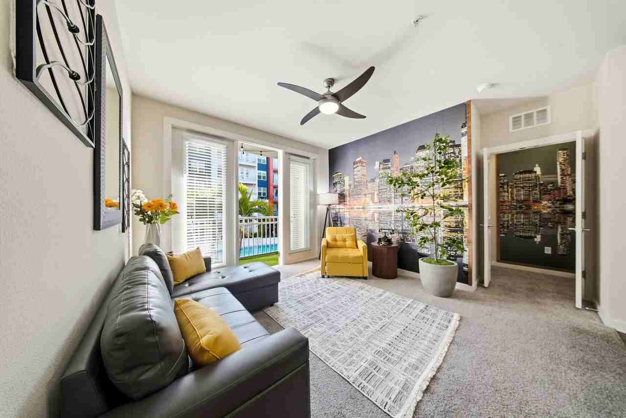 1702 W Cleveland St #204 - Photo 3 of 50