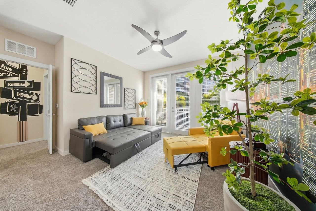 1702 W Cleveland St #204 - Photo 4 of 50