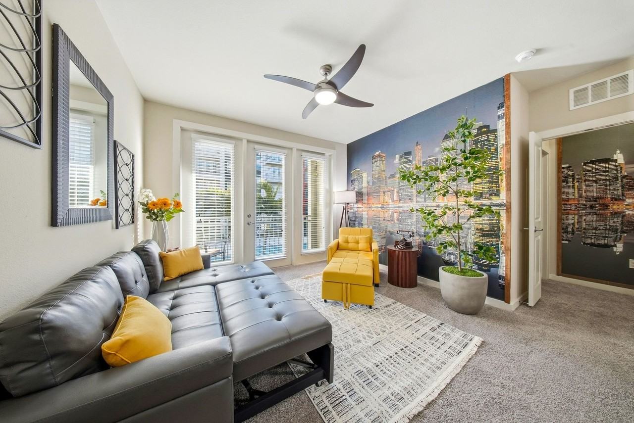 1702 W Cleveland St #204 - Photo 5 of 50