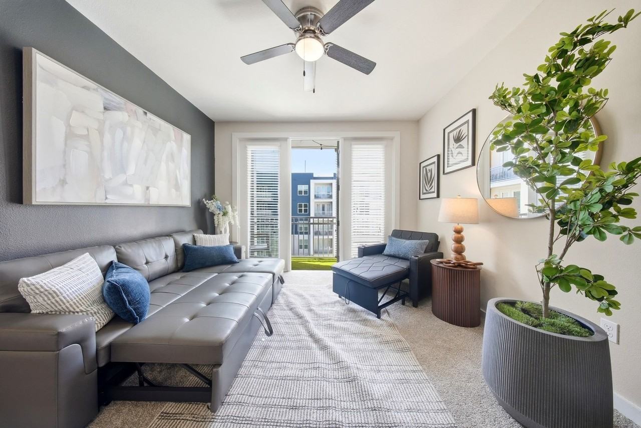 1702 W Cleveland St #404 - Photo 4 of 50