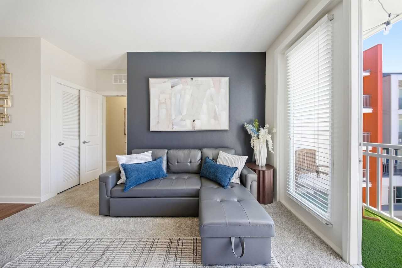 1702 W Cleveland St #404 - Photo 5 of 50