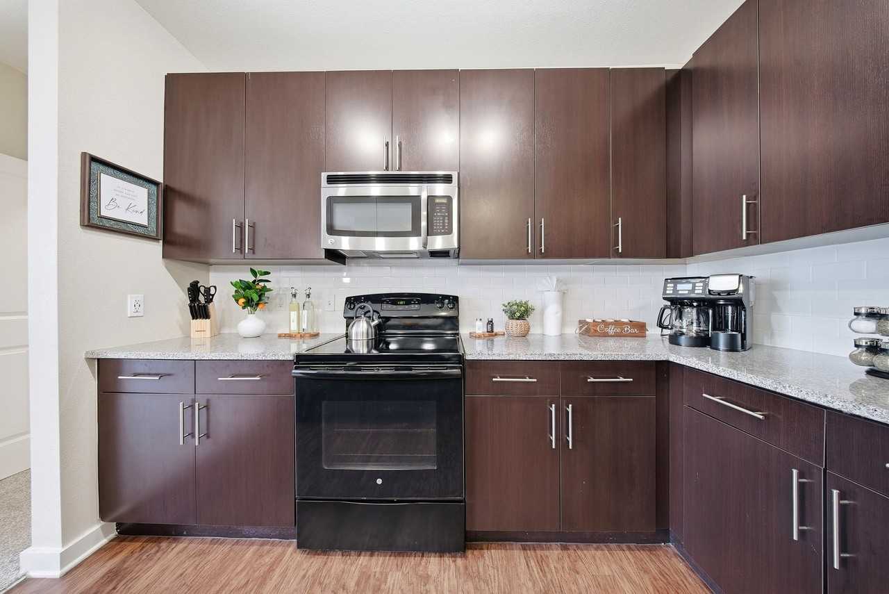 1702 W Cleveland St #404 - Photo 6 of 50