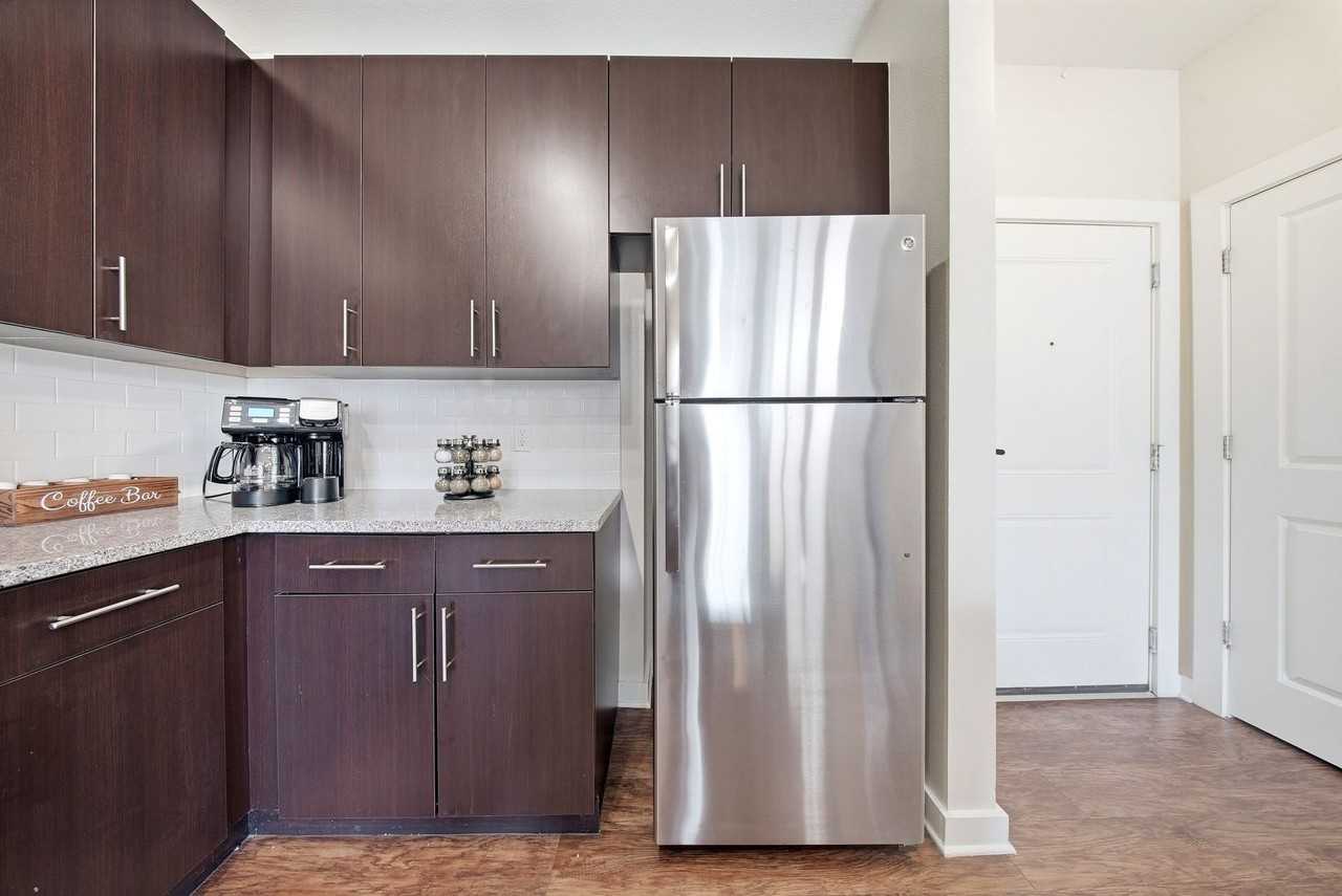 1702 W Cleveland St #404 - Photo 7 of 50