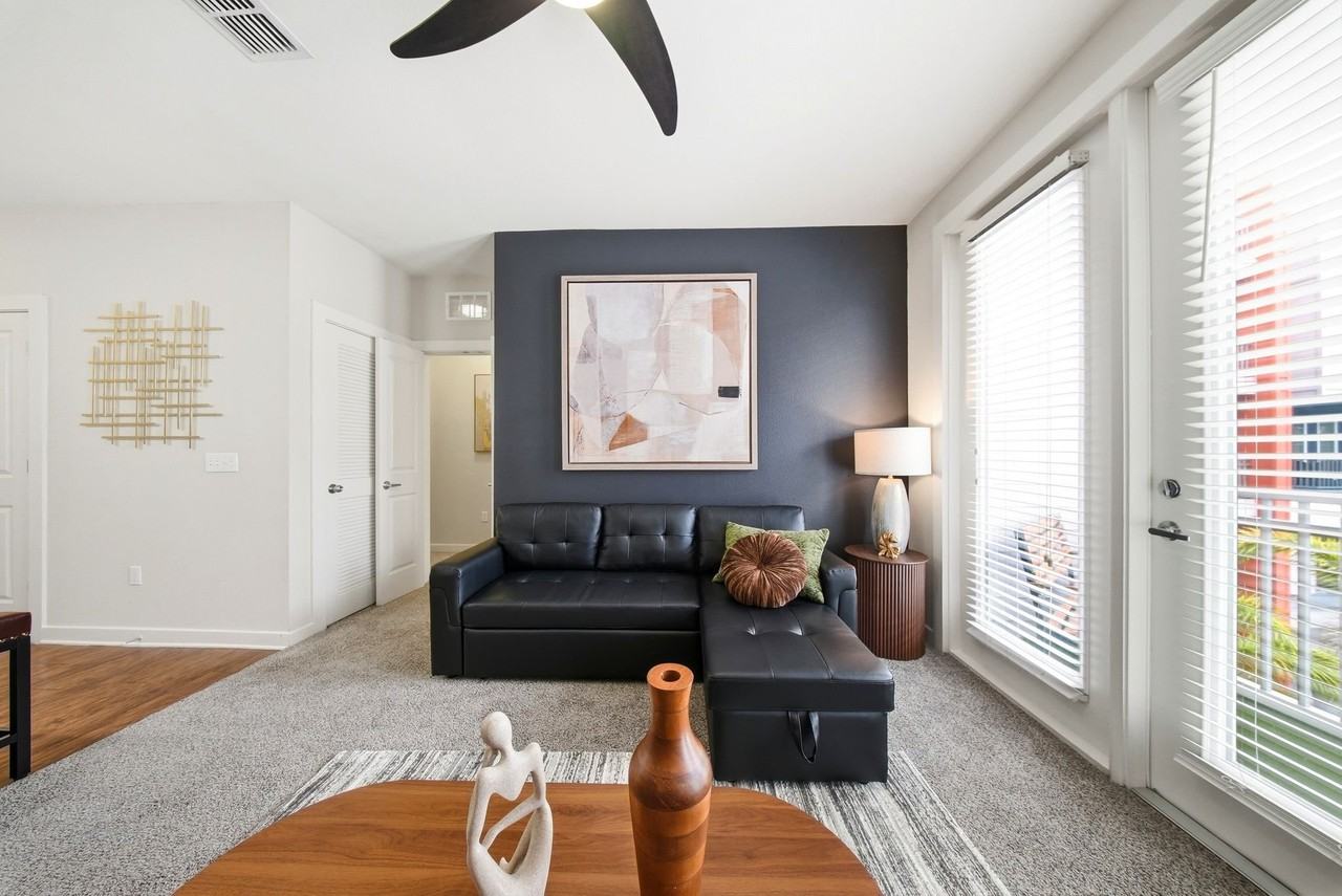 1702 W Cleveland St #425 - Photo 5 of 50