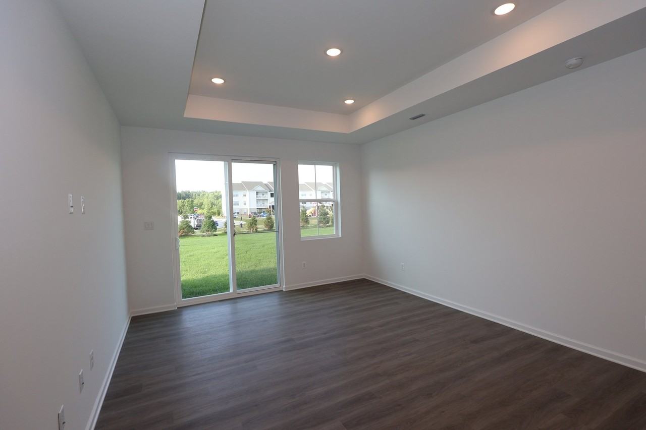 20436 Spyglass Cir - Photo 3 of 13