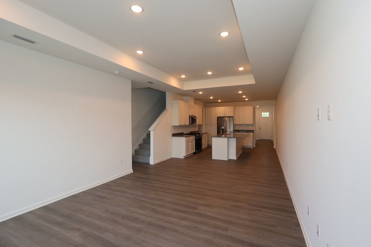 20436 Spyglass Cir - Photo 4 of 13