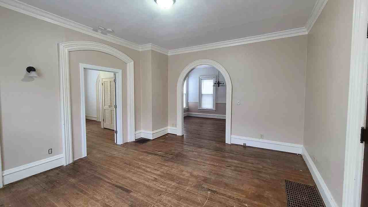 615 W Main St - Photo 6 of 7
