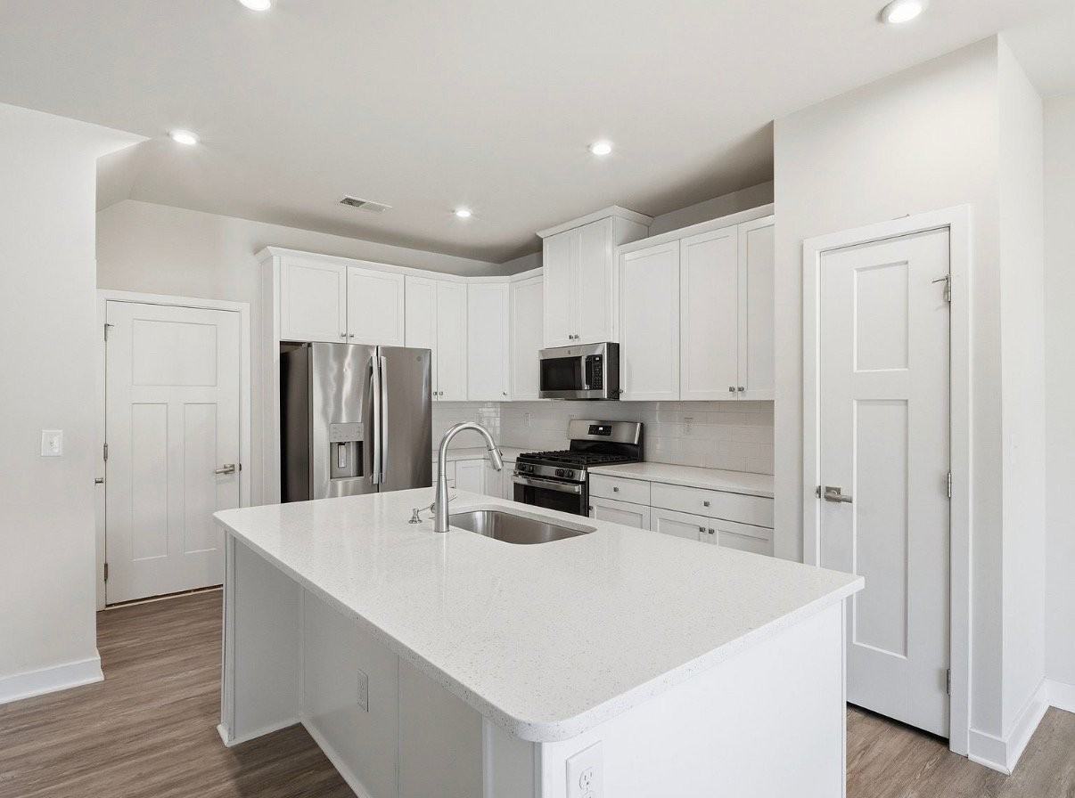 10414 Dalton Woods Ct Nw - Photo 3 of 20