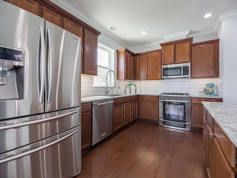 717 Breakfast Point Blvd - Photo 7 of 20