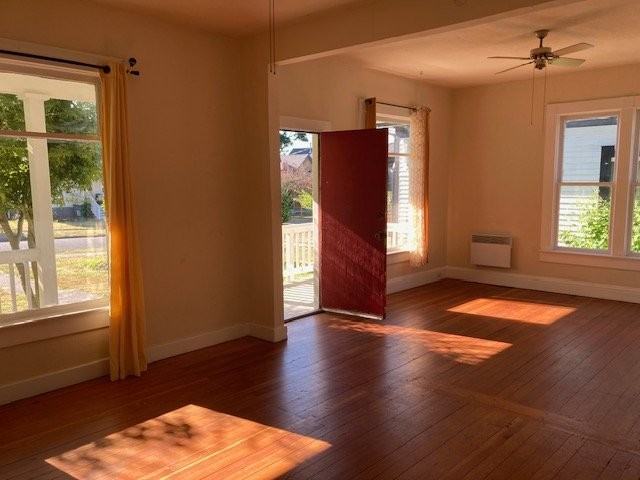 1442 Iron St - Photo 2 of 8