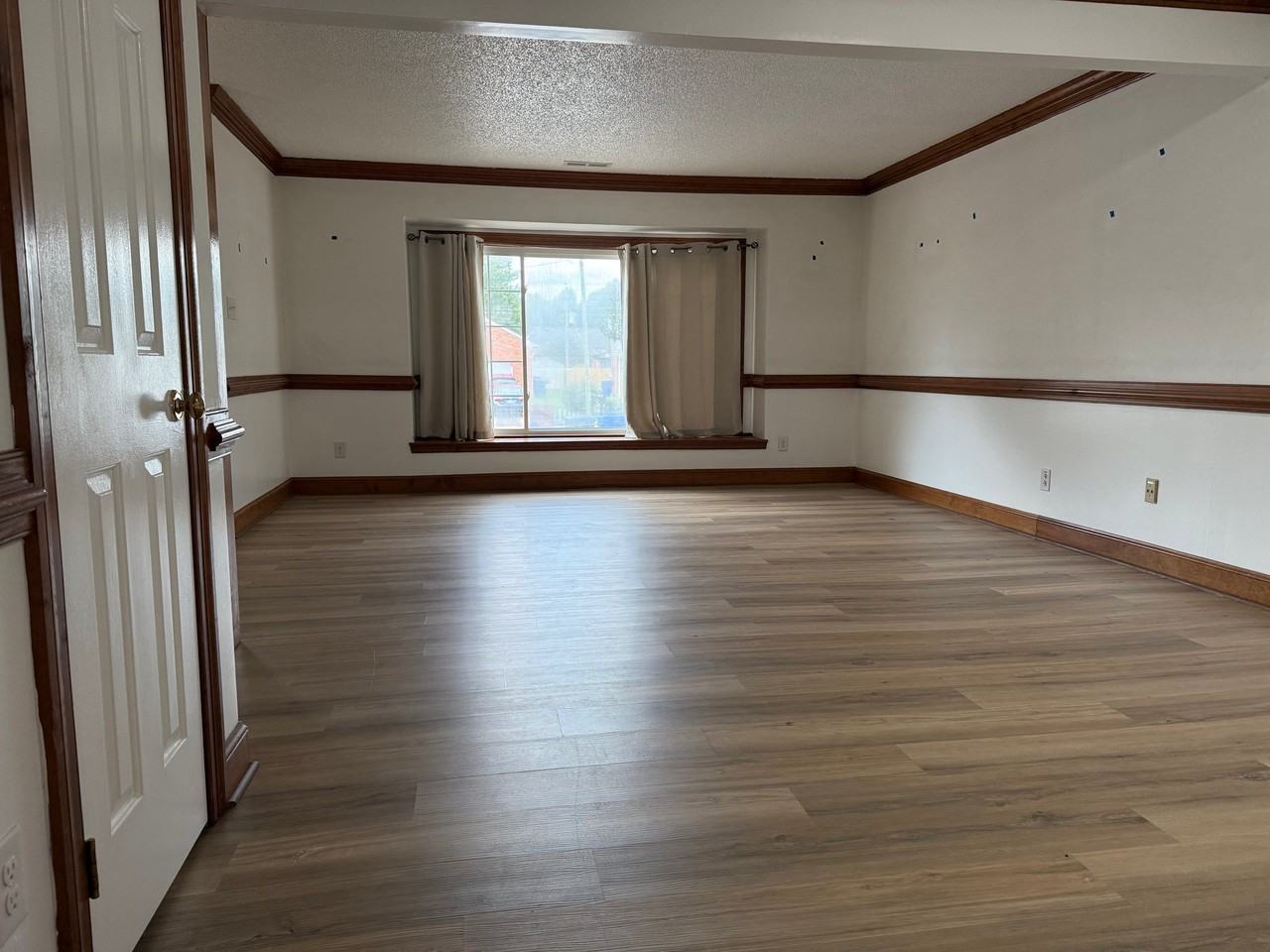 722 Lord Dunmore Dr - Photo 2 of 19